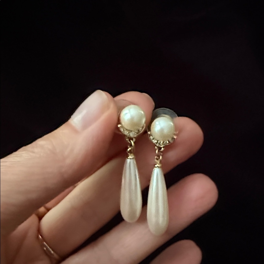 Elegant Gold and Cream Drop Earrings